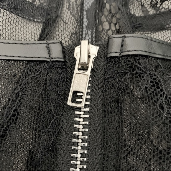 Lace Bustier - Picture 5 of 10